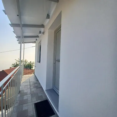 Ionian Avra * Атанион