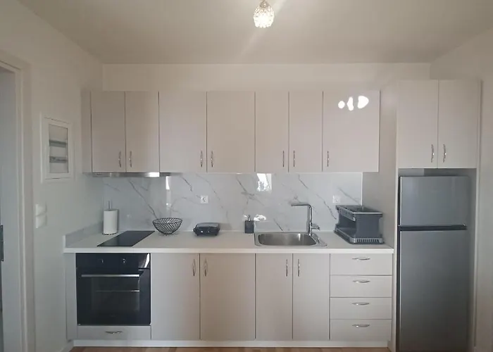 Ionian Avra * Athánion